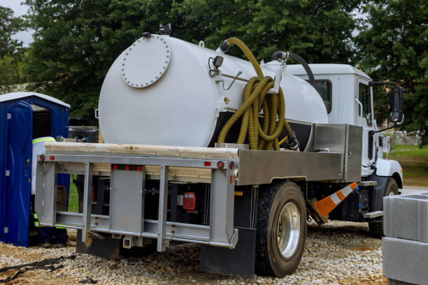 Best High-end porta potty rental  in Livonia, LA